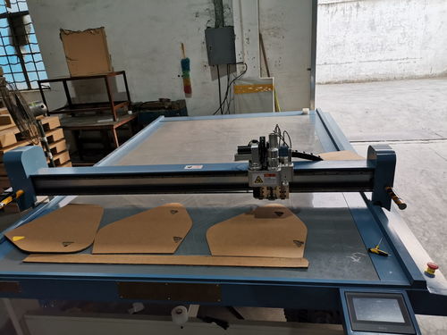 东莞蜂窝纸板生产厂家,是如何为家具厂定制泡沫板10mm厚度替代品